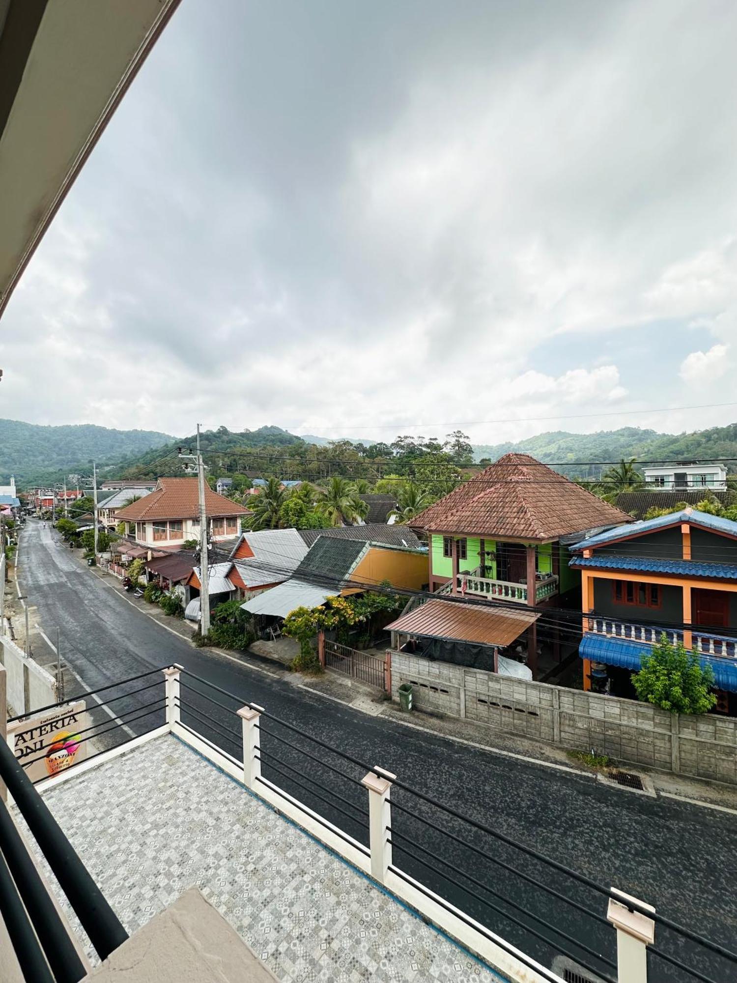Gloria'S Home Kamala Beach Exterior photo